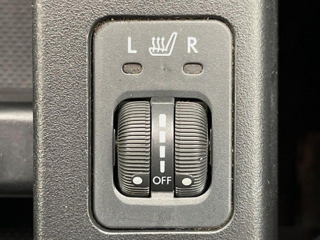 【シートヒーター】寒い日に重宝するシートヒーター！エアコンより早く温まってくれるので寒がりの人も安心ですね♪エアコンの温風は乾燥するから苦手、という方にもをおすすめです。