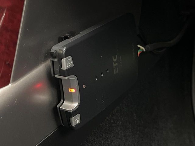 【ETC】高速道路の料金所をストレスなく通過！話題のスポットやサービスエリアに多い「スマートIC」利用時は必須のアイテムです。当店でセットアップを実施、ご納車当日からすぐにご利用いただけます！