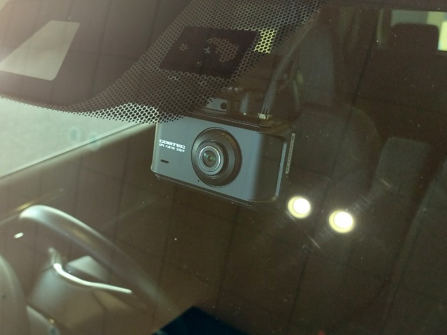 ■ドライブレコーダー搭載■万が一の事故やトラブル時も、映像としてしっかり記録されるので安心。証拠として残せるため、安全対策としても心強い装備です。