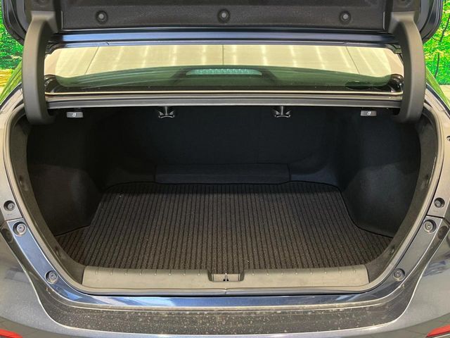 【問合せ：0776-53-4907】普段のお買い物や通勤、送迎等に十分な荷室スペースを確保しております。セカンドシートを倒すと、大きな荷物の積載も可能です♪