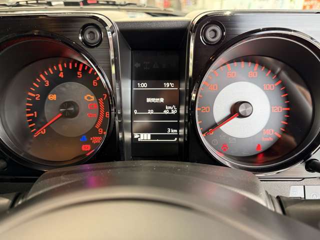 【スピードメーター】シンプルで視認性の高いデザイン！走行中もスピードがひと目で分かり、安心して運転できます♪