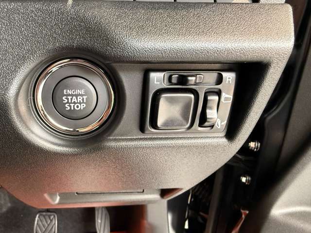 プッシュスタートスイッチです。