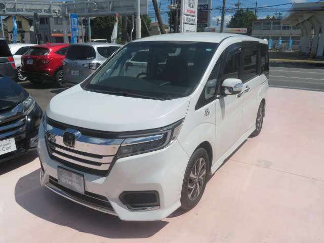 左前からの画像です！当店でしたら、車両販売、買取、車検、点検、一般整備、鈑金、任意保険、その他お車の事でしたらトータルサポート致します！