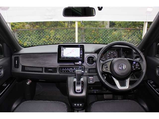 レイアウトから、色づかい、スイッチの感触まで、細やかに気を配ったインテリア。凹凸もできるだけ少なくすることで、全体をすっきり仕上げています。