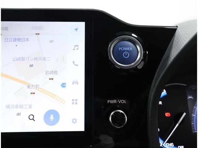 ポケットやバッグからキーを出さずにスマートに乗り込め、ボタンプッシュでおしゃれにエンジンスタートです。盗難防止イモビライザーも装備で安心です！
