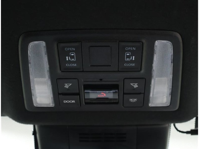 電動のスライドドアで楽々スムース！運転席からも開閉の操作もできます♪キーのスイッチひとつで自動開閉できる便利な機能もついてます♪