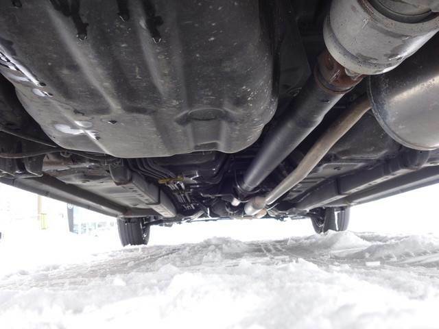 下廻りのサビは少ないお車ですが、雪国でお使いになるのでしたら長く乗っていただくためにも、是非とも防錆加工をオススメいたします！やはりサビは車の一番の大敵ですからね！