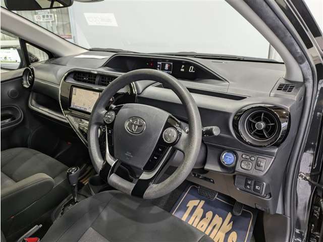 コンパクトボディで狭い道でもスムーズに走れる取り回しのよさ。運転もラクラクです。
