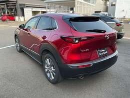 法定整備費用は本体価格に含まれております。洗練されたサービススタッフが法定整備を実施し、必要に応じて交換・修理作業を施したうえで、安心してお乗りいただける状態にしてお引渡し致します。