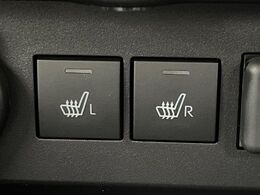 【シートヒーター】寒い日に重宝するシートヒーターを後席にも装備！エアコンより早く温まってくれるので寒がりの人も安心ですね♪エアコンの温風は乾燥するから苦手、という方にもをおすすめです。
