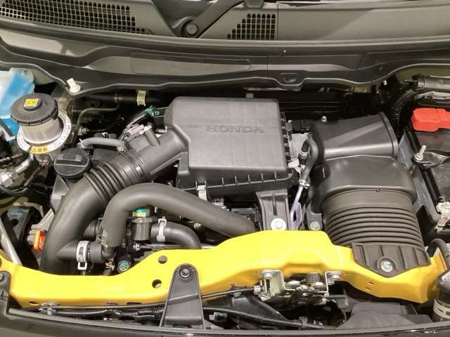 ホンダスタッフがしっかり整備して保証付きにてお渡し致します。エンジンルーム＆室内ルームともにクリーニング済みで清潔です。快適なドライブをお楽しみください。