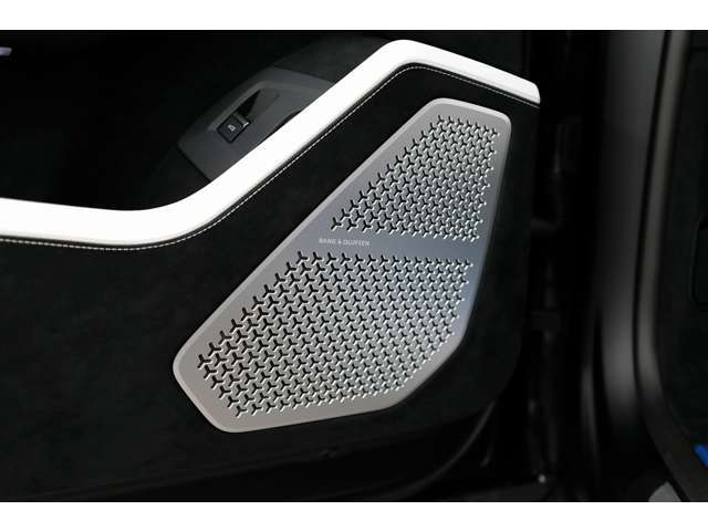 Bang＆Olufsenサラウンドシステム