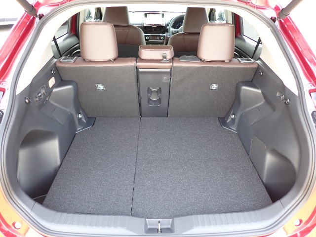 ◆定員乗車時のカーゴルームです。普段のお買い物の荷物やたくさんの収納が可能です。