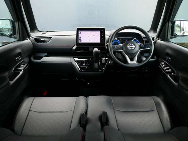 広々とした見晴らし角度を確保☆信号や標識の視認性が向上し、安全運転に貢献☆