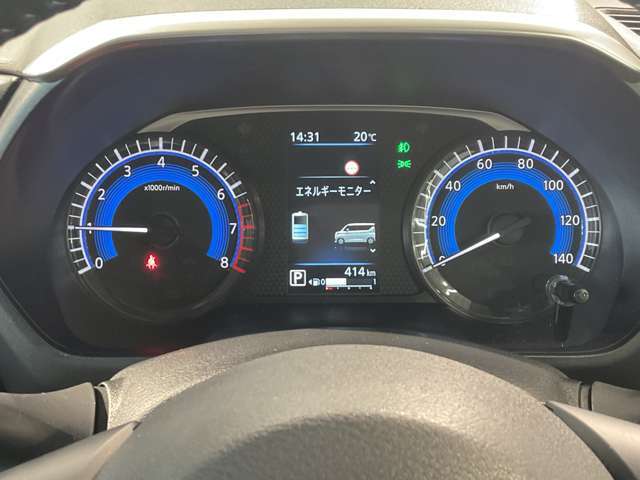 視認性の良い大型2眼式のスピード＆タコメーター☆カラーディスプレイには運転をサポートするさまざまな情報を表示します☆