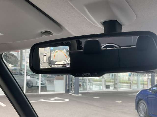 ミラー左端に映像が映ります。