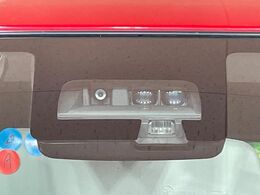 【スズキ　セーフティサポート】走行中に前方の車両等を認識し、衝突しそうな時は警報とブレーキで衝突回避と被害軽減をアシスト。より安全にドライブをお楽しみいただけます。
