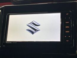 【純正ナビ】人気の純正ナビを装備。オーディオ機能も充実しており、Bluetooth接続すればお持ちのスマホやMP3プレイヤーの音楽を再生可能！毎日の運転がさらに楽しくなります！！