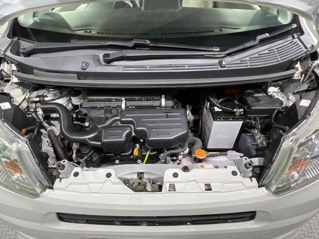 親切・丁寧な専門メカニックスタッフが応対！・車検・点検整備・事故等の修理などアフターサービスも安心。お車のカスタマイズもネクステージのサービススタッフまでご相談ください！