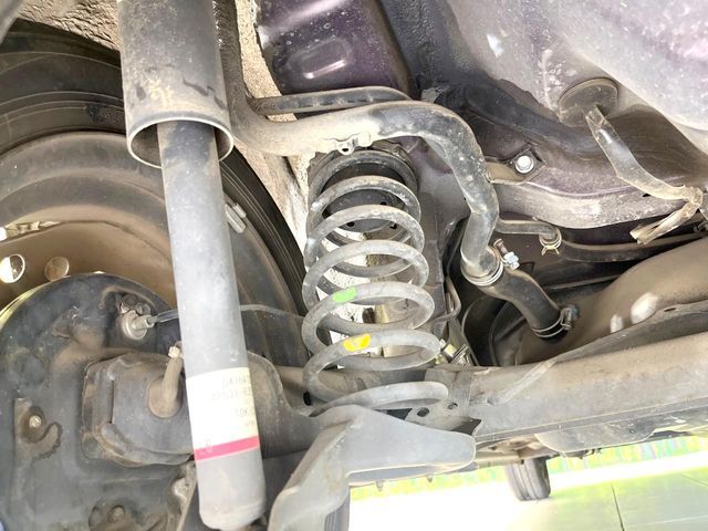お車を安心してお乗りいただく為には、足回りの定期点検が欠かせません。サービスサポート（有償保証）では無料点検もご提供しており、安心のカーライフをお過ごしいただけるサポート体制が整っています。