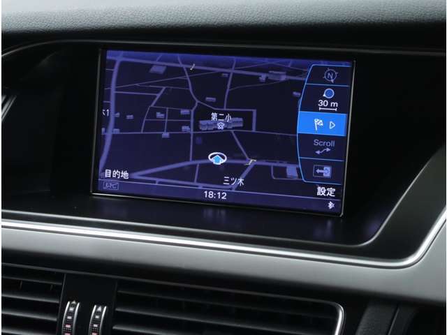アウディ純正ナビシステムのMMI(マルチメディアインターフェイス)。フルセグ地デジTV、Bluetooth、SDカード等、各種メディアに対応しています。