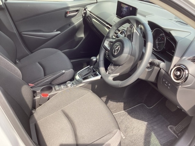 細部まで作り込まれた造形美！毎日でも運転してドライブを楽しみたくなります。是非、クルマに触れて、見てその質感を味わってください。