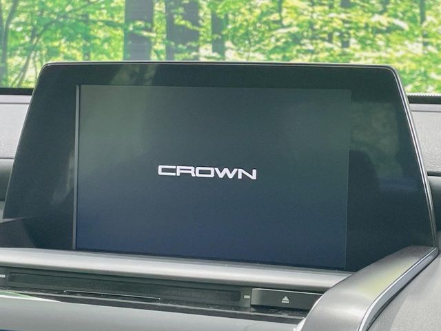 【メーカー純正ナビ】インテリアに溶け込むスタイリッシュな「専用設計」メーカーナビを装備♪視認性や操作性など基本性能にも優れ、より上質なカーライフをお楽しみいただけます。