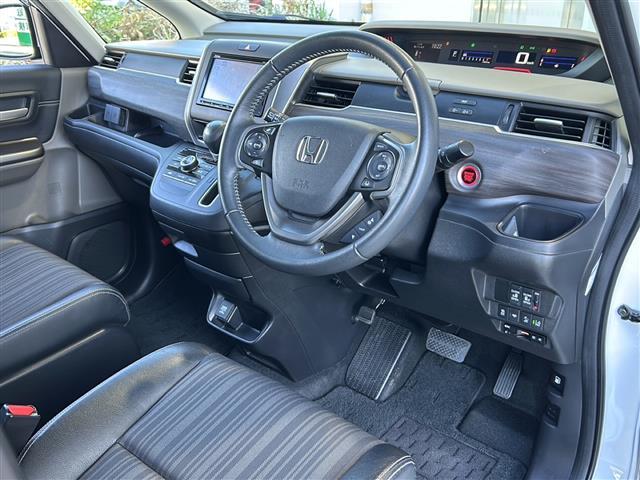 【インパネ全体】全方位で視界が広く、高い目線で運転もしやすいです！