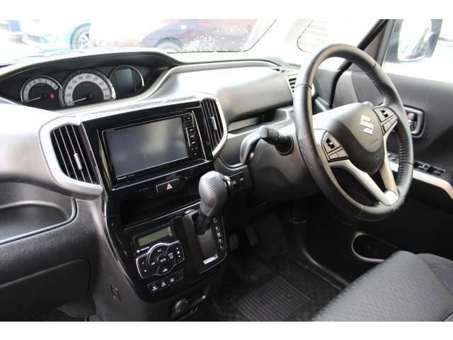 当店の展示車は全て、【内装クリーニング】＆【外装コーティング】を施工後、展示しております！安いだけでなく、キレイなお車をご提供するよう心がけております。お見積りもお気軽にどうぞ！