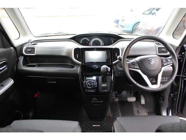 当店の展示車は全て、【内装クリーニング】＆【外装コーティング】を施工後、展示しております！安いだけでなく、キレイなお車をご提供するよう心がけております。お見積りもお気軽にどうぞ！