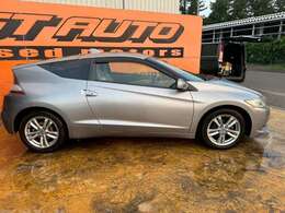 日本全国納車が可能です。遠方のお客様でも、陸送のご相談や納車までの流れ・購入方法（各種ローンなど）を詳しくご説明致します。お気軽にお問い合わせ下さい