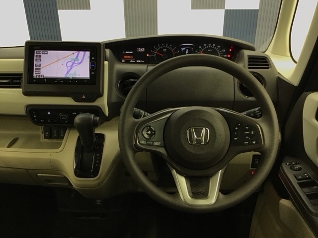 運転しやすいインパネ周りです！見やすいレイアウトで快適なドライブをサポートします！