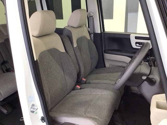 車内は徹底的にクリーニングされているので、快適にお乗りいただけます。