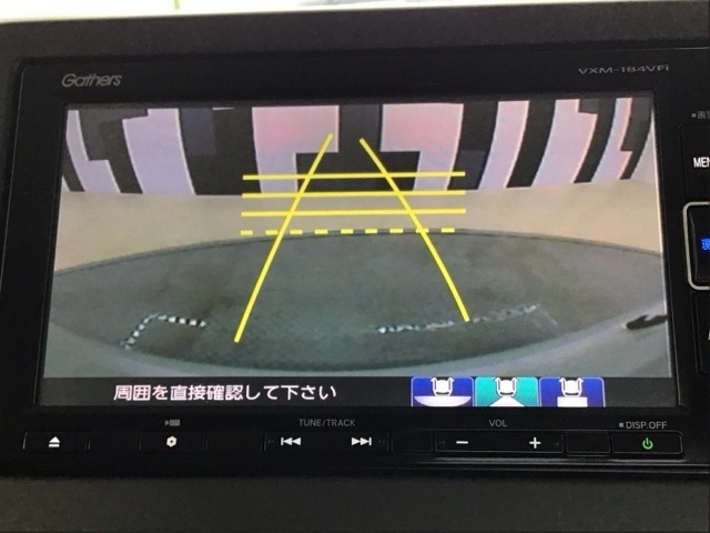 バックカメラ付きで後方の確認も安心です！スムーズな駐車・車庫入れをサポートいたします！