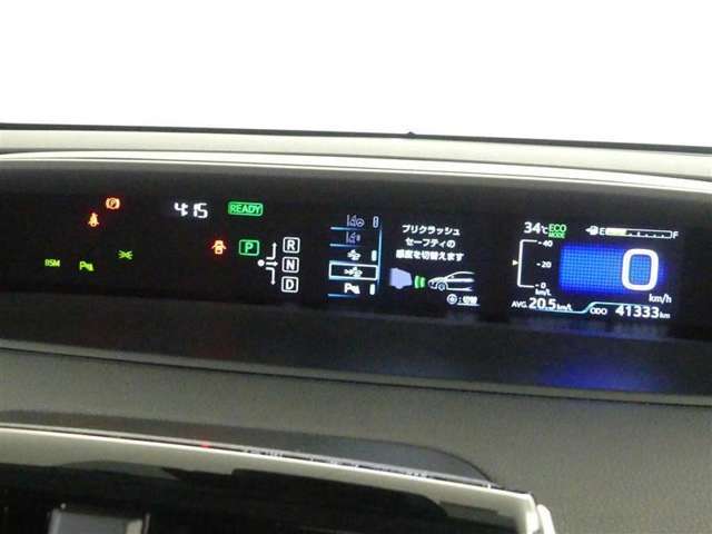 とっても見やすいメーターです。夜間時はラグジュアリーな気分にさせてくれる照明が魅力ですので、夜のドライブも楽しみになりますよ♪
