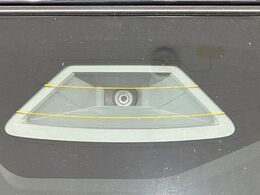 【スズキ　セーフティサポート】走行中に前方の車両等を認識し、衝突しそうな時は警報とブレーキで衝突回避と被害軽減をアシスト。より安全にドライブをお楽しみいただけます。