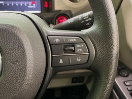 【アダプティブクルーズコントロール】高速道路での長距離走行が楽に！！自動で速度を保つクルーズコントロールが、衝突軽減システムと連携し、前方の車両を感知して車間を保つように速度調節してくれます！！