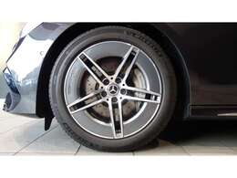 電車でご来店頂く場合は、西武新宿線「東伏見駅」が最寄り駅です。北口から新青梅街道方面に約500m、徒歩5分程の距離になります。