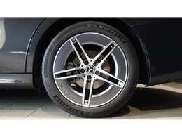 遠方のお客様にも安心してお買い求め頂けるよう、精一杯お手伝いさせて頂きます。安心してお車選びが出来るよう、第三者機関による徹底した『車両検査』を行っております。