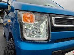 LEDヘッドライトは明るく夜間運転にも安心です。