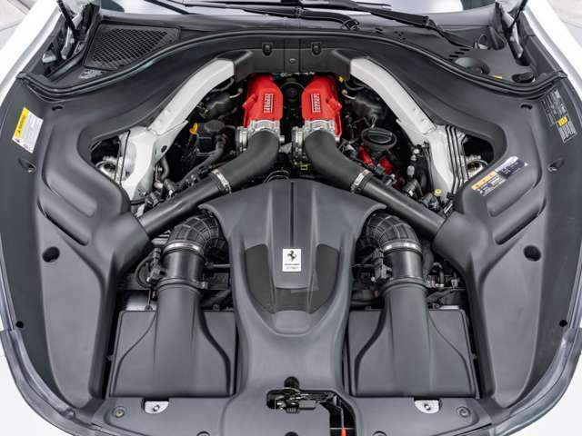 3.9L V8エンジン。620PSを発揮します。