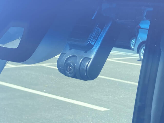 ●仕入れ段階で徹底したチェックを行い、厳しい審査にパスした車だけを展示・販売しています。弊社ではこれをプロチェックと呼び、数十の独自チェック項目に基づき、車の状態を調べ上げています。