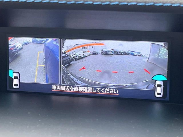 【フロント＆サイドカメラ】ドライバーから見にくい死角部分を映像で確認できる前方と左側面にカメラを装着。見通しがきかない場所や住宅密集地などを運転することが多い人におすすめの安心装備です。