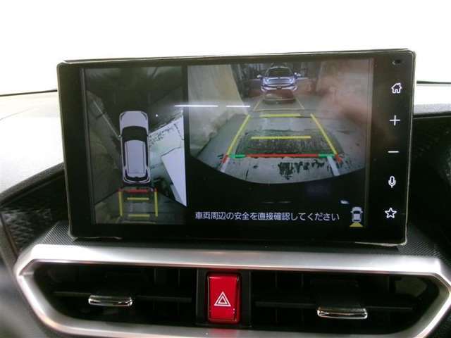 車庫入れなどでバックする際に後方確認ができて便利です。車庫入れ苦手な人もこれで安心！！