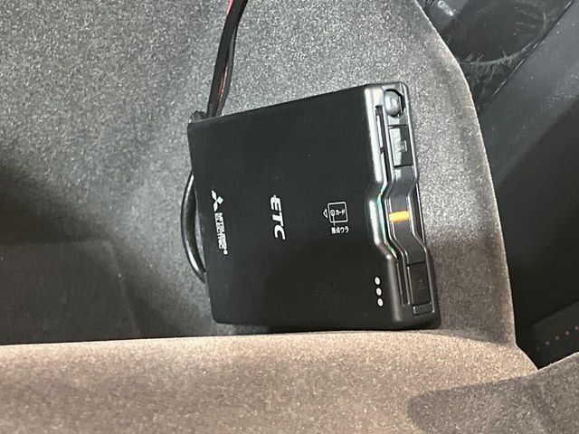 【ETC】高速道路の料金所をストレスなく通過！話題のスポットやサービスエリアに多い「スマートIC」利用時は必須のアイテムです。当店でセットアップを実施、ご納車当日からすぐにご利用いただけます！