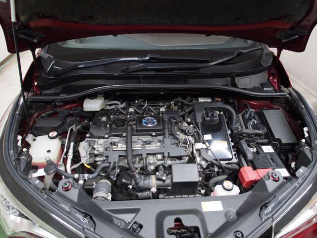 点検は念入りに納車前にディーラーでの点検整備　更にエンジン内部洗浄作業後にオイル、フィルターの無料交換サービス。さらに今回は燃料ライン洗浄メンテナンス施工の特別メンテサービスつきでお渡し致します