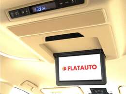 【電動後席モニター】JBLプレミアムサウンド専用！電動開閉後席フリップダウンモニターです。5.1chサウンド対応、17スピーカーの専用音響システムとなり、人気の装備になります。