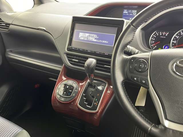 【運転席操作部】快適なドライブを楽しむための機能が装備されています！運転席から触れるので、使いやすいです！除菌プランいれていただくと、さらに清潔で安心していただけます！