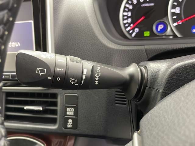 【運転席操作部】快適なドライブを楽しむための機能が装備されています！運転席から触れるので、使いやすいです！除菌プランいれていただくと、さらに清潔で安心していただけます！