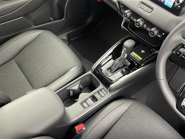 【シフトレバー】『シフトレバー』の画像になります。写真の内容に関してご不明点、ご質問等がございましたらお気軽にガリバー店舗までお問い合わせください。